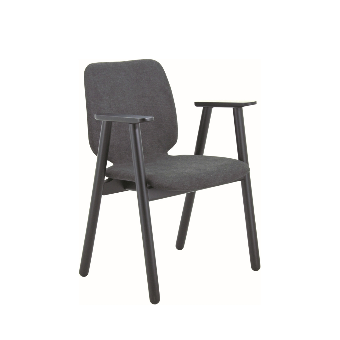 missie_armchair_black_1_1x.webp