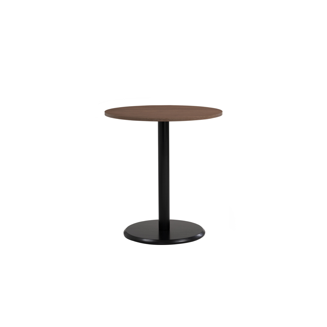 runda_dining_table_1_1x.webp